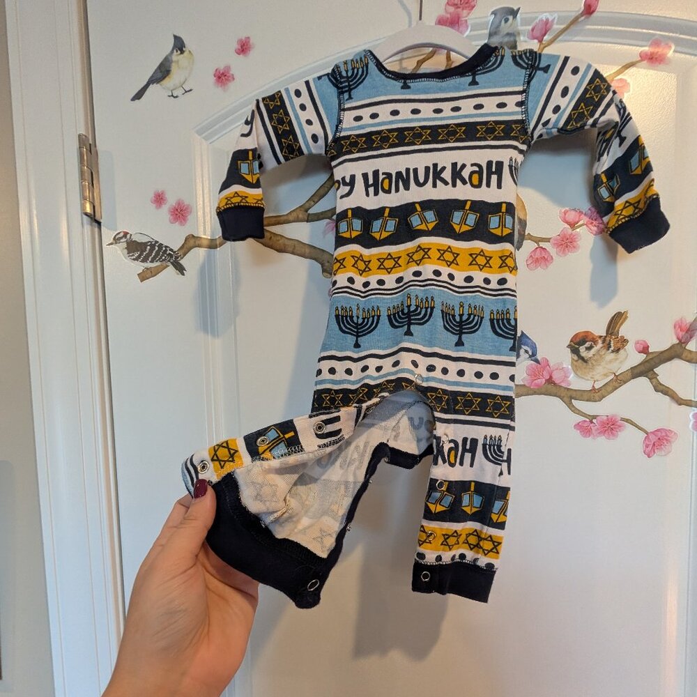 Infant Hanukkah Pajama Onesie 6 Months - Picture 3 of 8